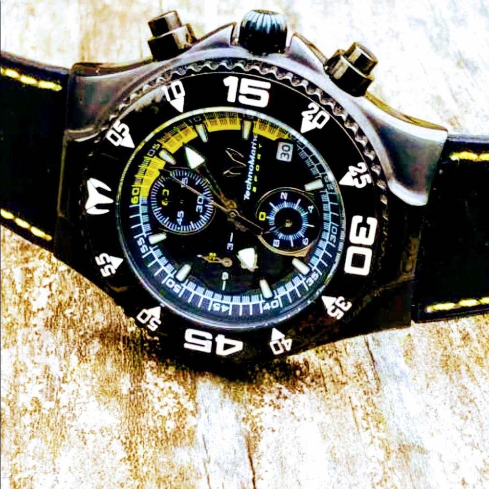 Technomarine diver Chronograph Leather make Offer